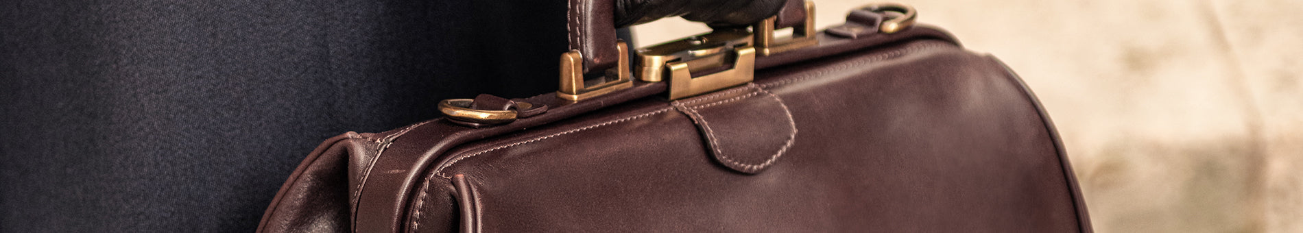 Black Friday Leather Travel Bags - Discount Leather Travel Bags & More