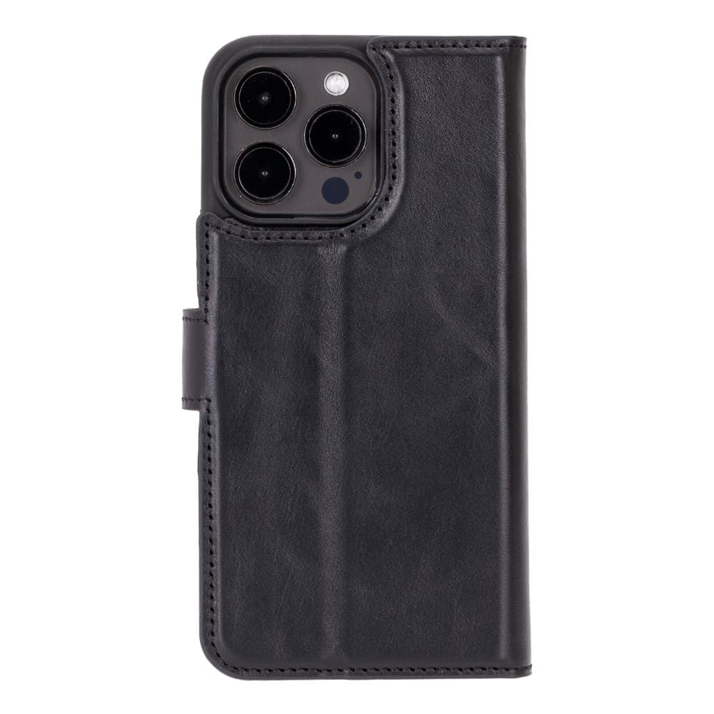 iPhone 15 Pro Max case in leather with RFID, black, back