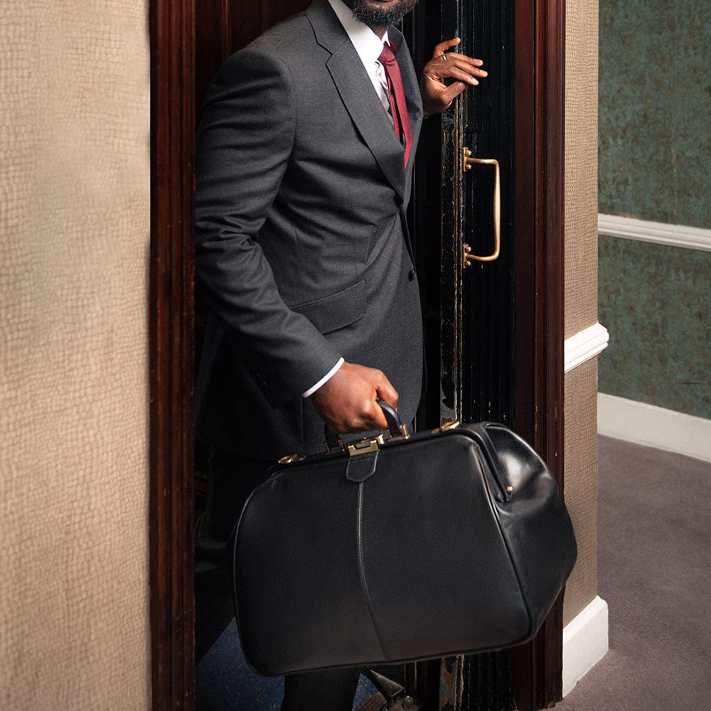 Leather Gladstone holdall, black, lifestyle