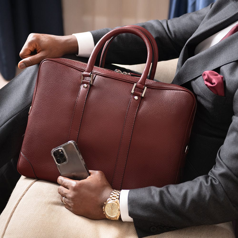 15" leather laptop bag, burgundy, lifestyle