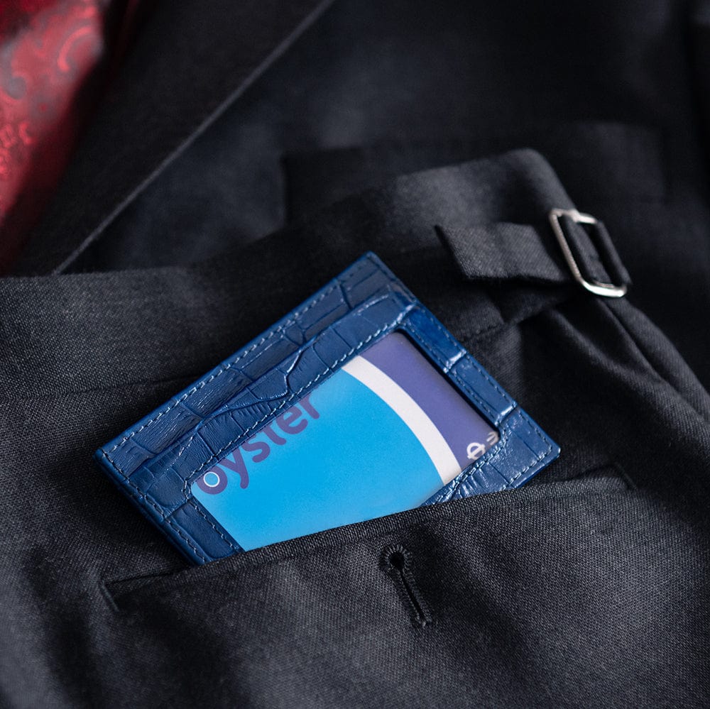 Flat leather card wallet with ID window, cobalt croc, lifestyle