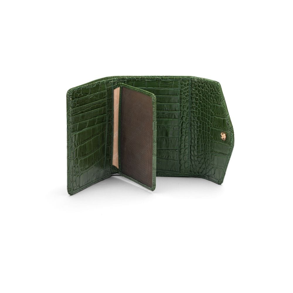 Large leather purse with 15 CC, green croc, inside