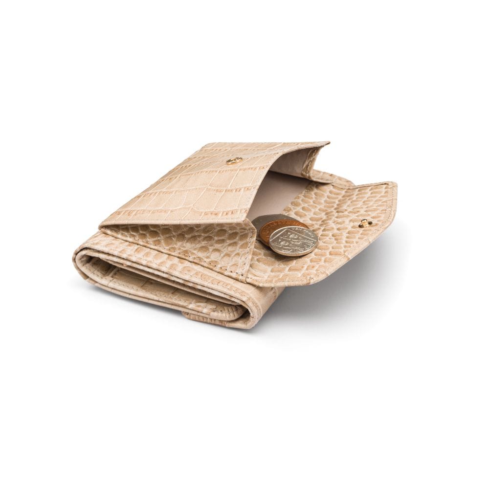 Large leather purse with 15 CC, ivory croc, with coin purse