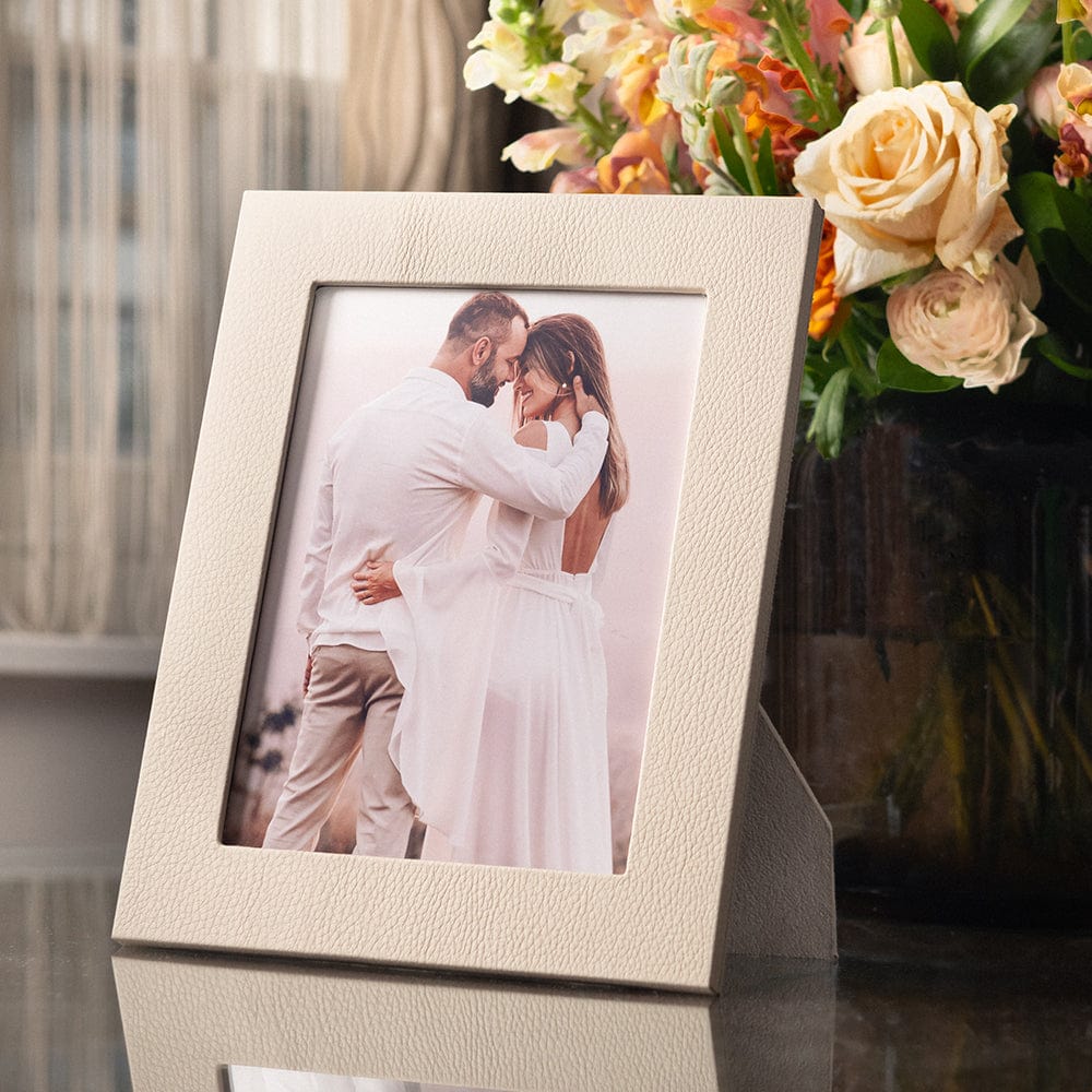 Leather photo frame, ivory, 6x4", lifestyle