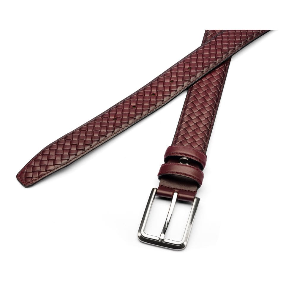 Woven leather belt for men, burnished burgundy, chisel tip