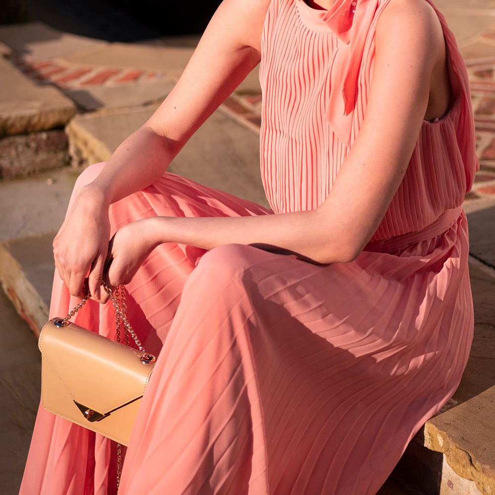 Small leather envelope chain bag, ivory, lifestyle