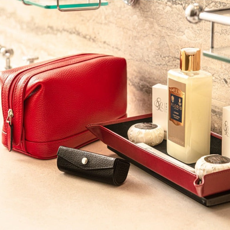 Leather lipstick case. black, lifestyle