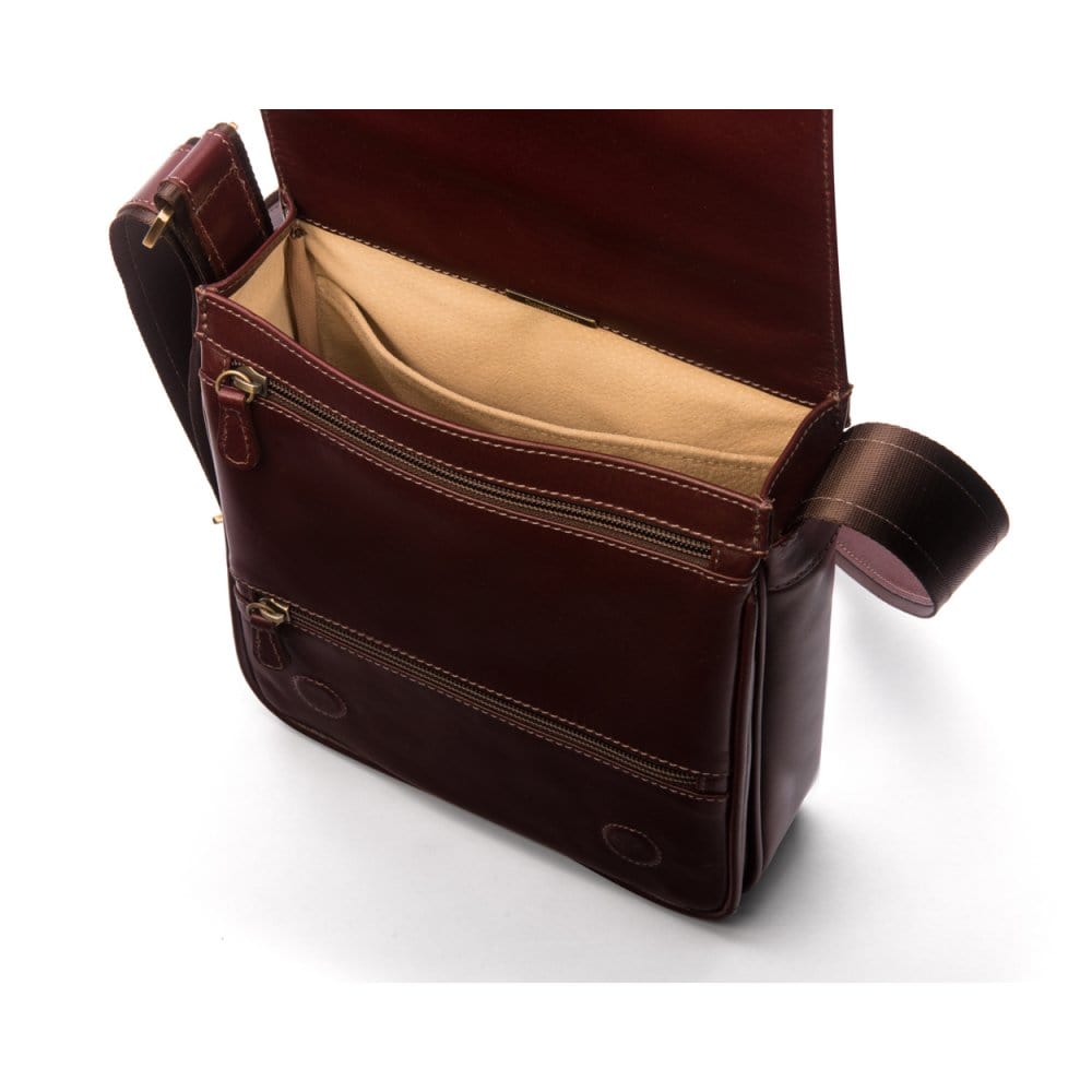 Leather A4 messenger bag, dark tan, inside