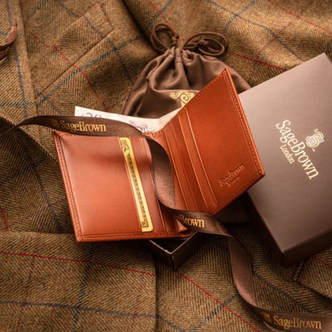 Leather compact billfold wallet 6CC, havana tan, lifestyle