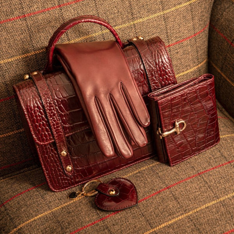 Cashmere lined leather gloves ladies, burgundy, lifestyle