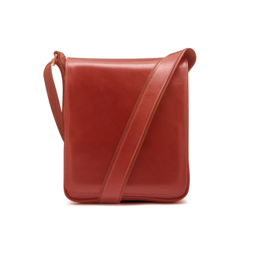 A4 portrait messenger bag, light tan, front