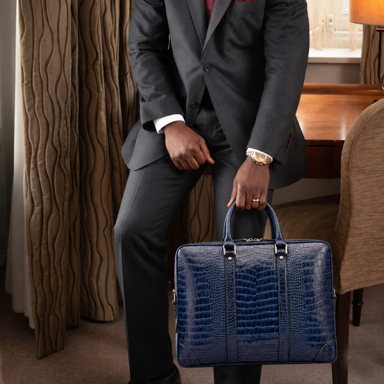 15" leather laptop bag, navy croc, lifestyle