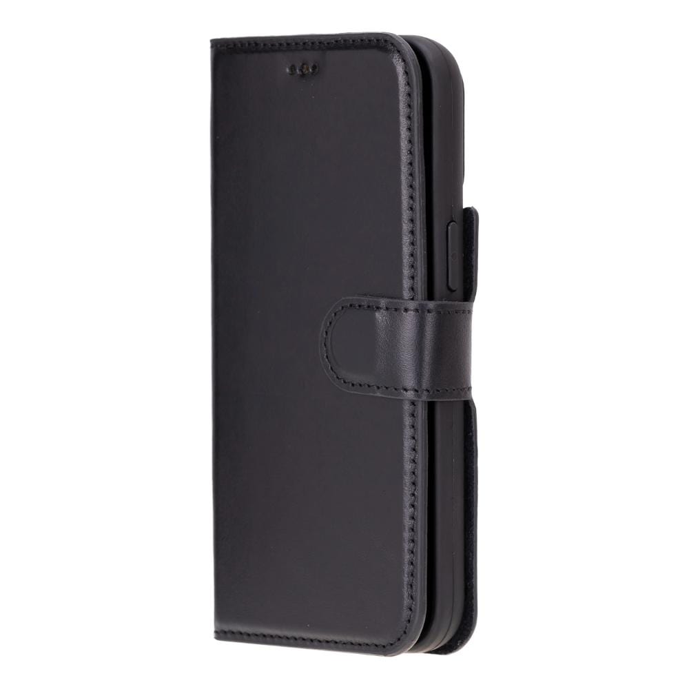 iPhone 15 Pro Max case in leather with RFID, black, side