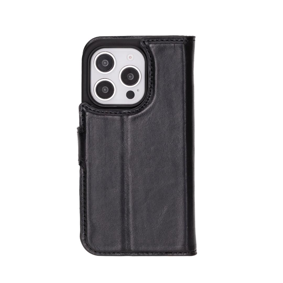 iPhone 16 Pro case in leather with RFID, black, back