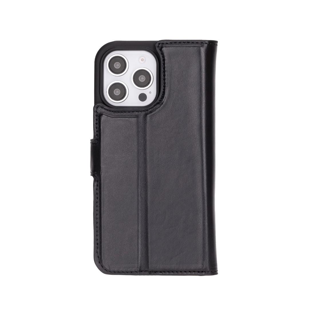 iPhone 16 Pro Max case in leather with RFID, black, back