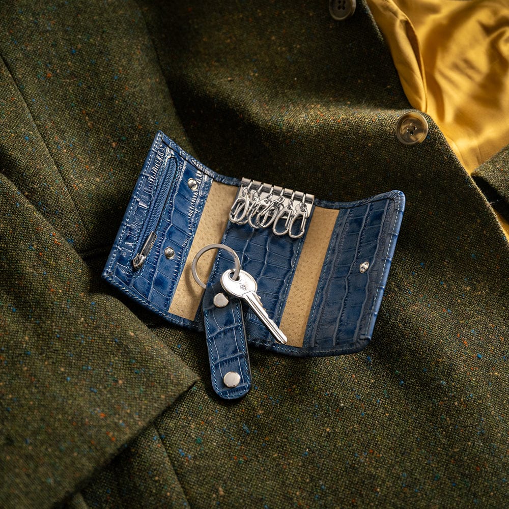 Leather key wallet, blue croc, lifestyle