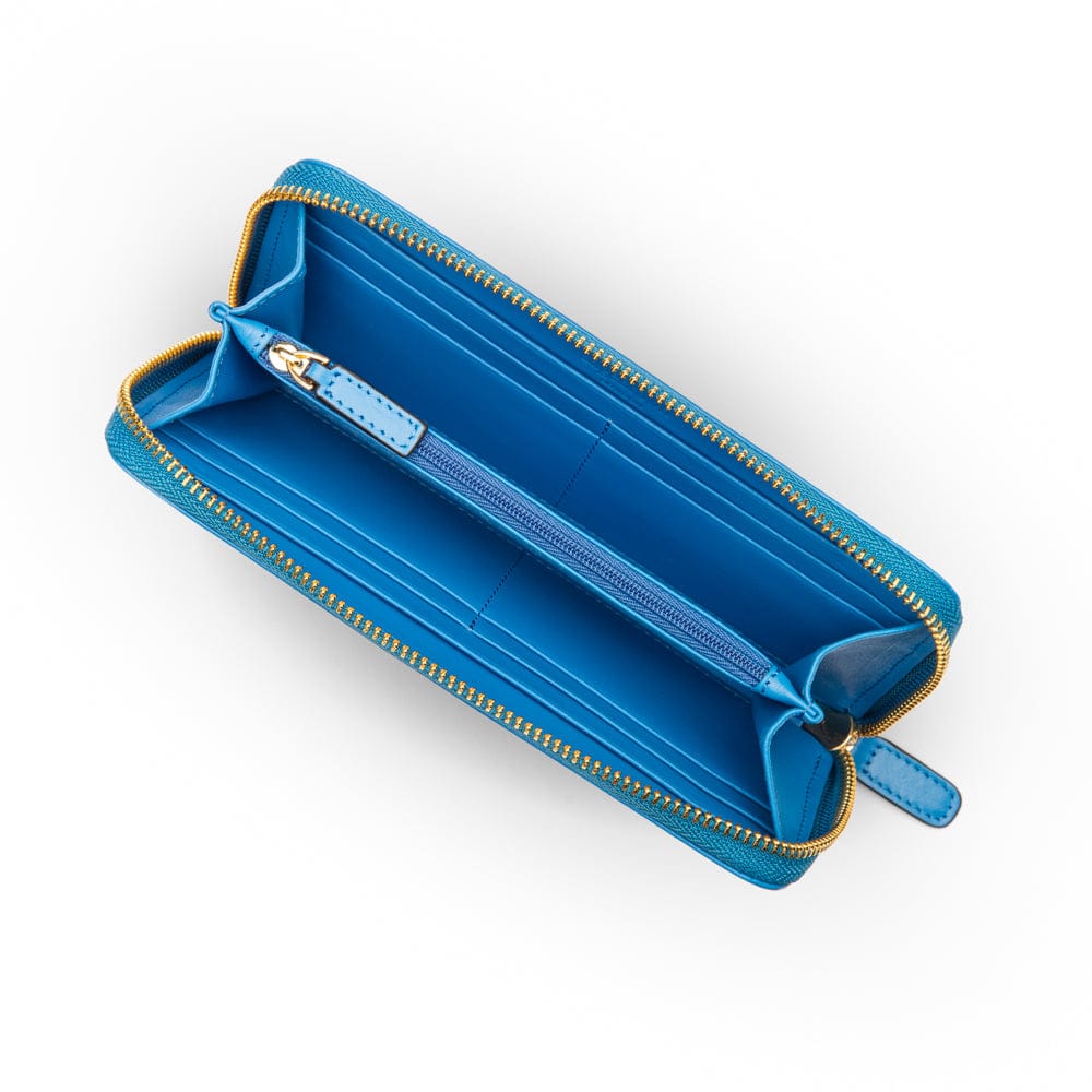 Tall leather zip around accordion purse,  blue, inside