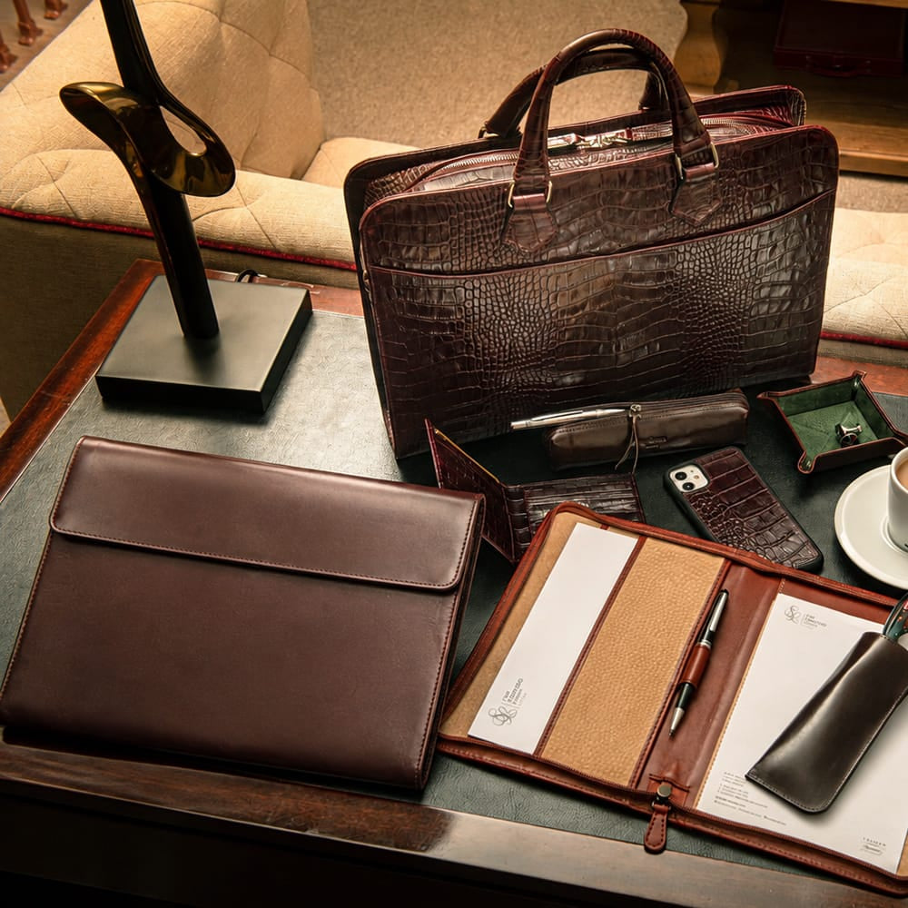 Leather envelope folder, brown, lifestyle