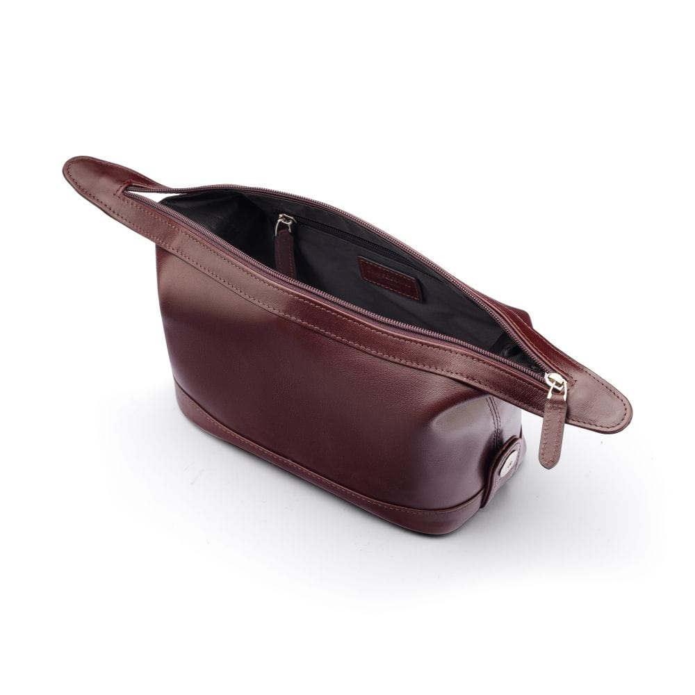 Leather wash bag, brown, inside