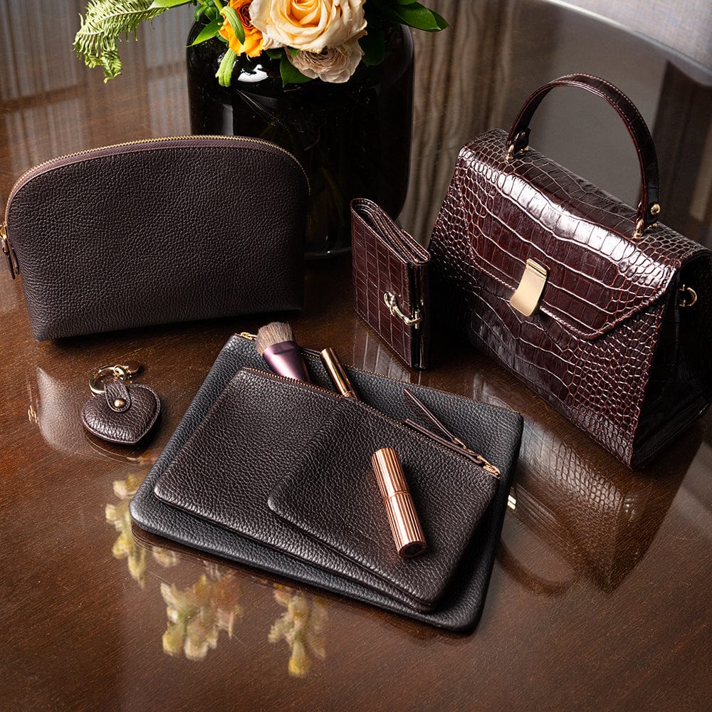 Set of 3 leather makeup bags, brown, lifestyle