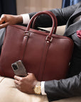 15" leather laptop bag, burgundy, lifestyle