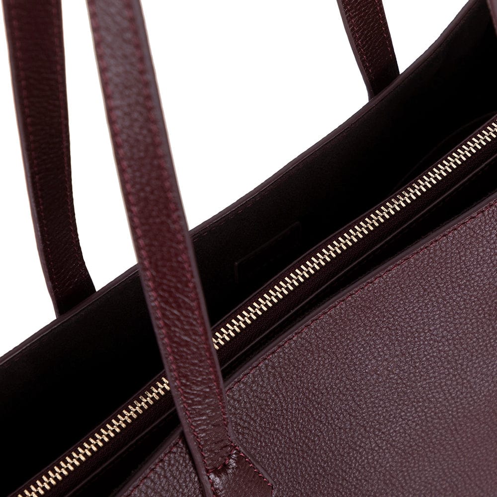 Leather tote bag, burgundy, closeup