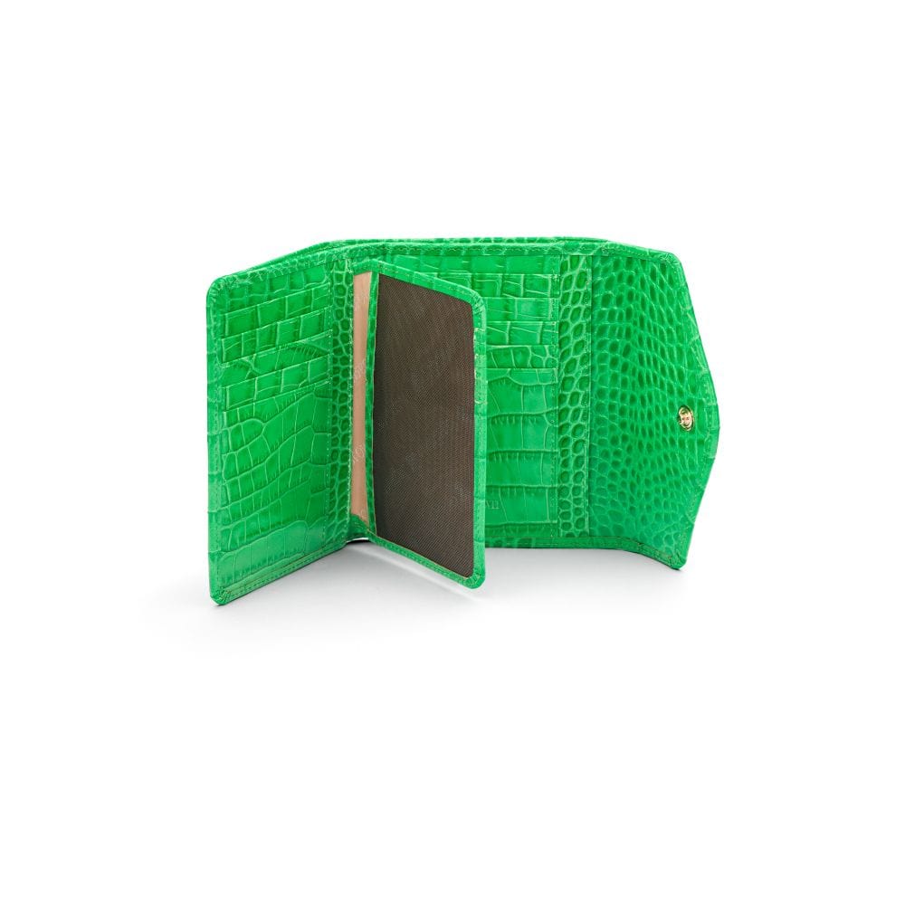 Large leather purse with 15 CC, emerald croc, inside
