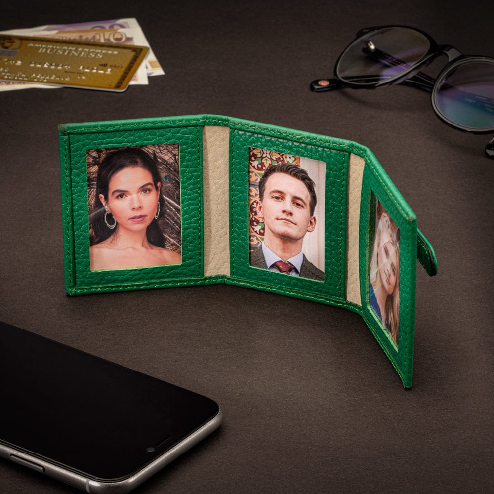 Mini leather trifold photo frame, green, 60 x 40mm, lifestyle