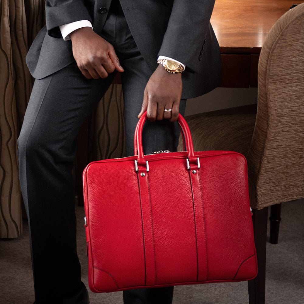 15" leather laptop bag, red, lifestyle