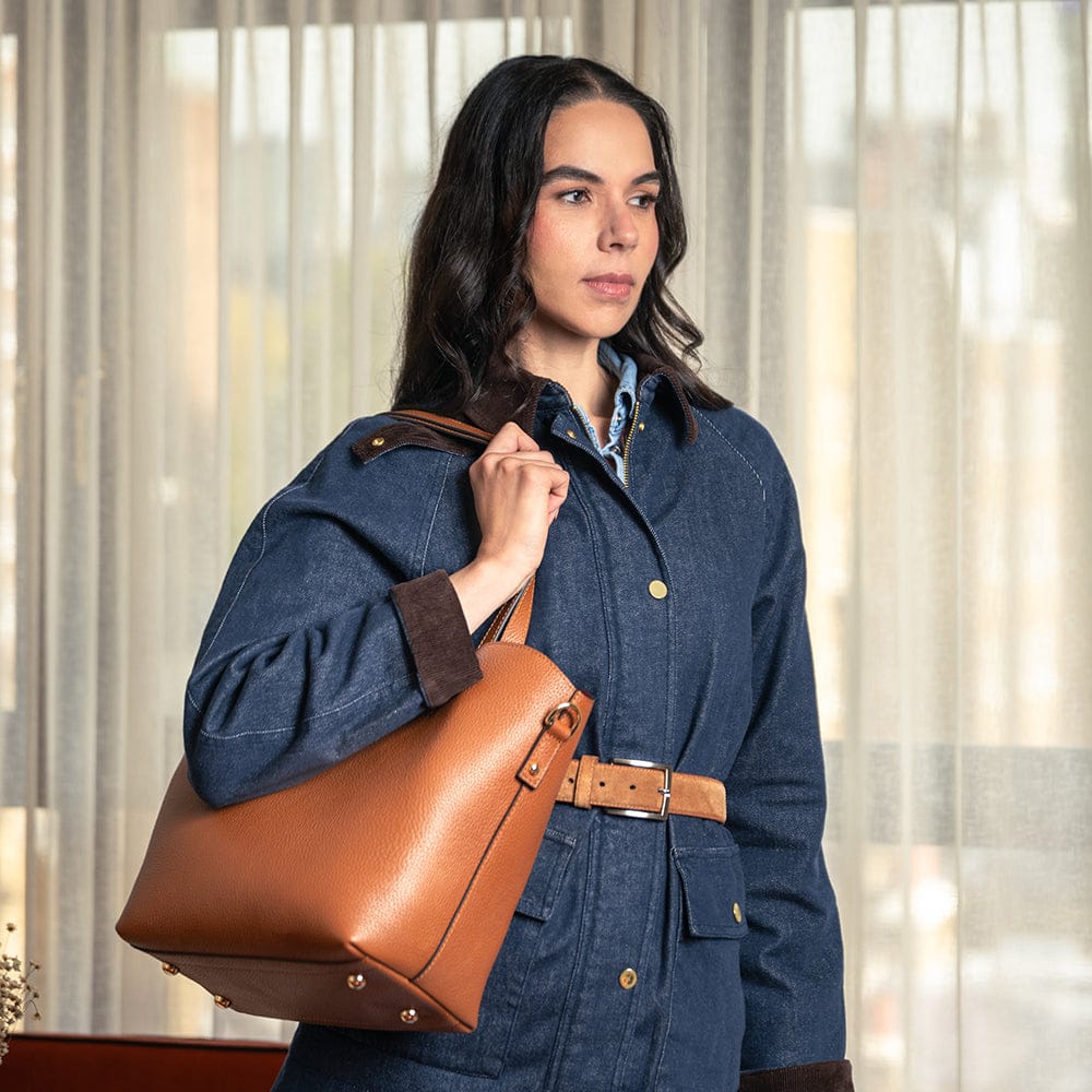 Leather tote bag, tan, lifestyle 2