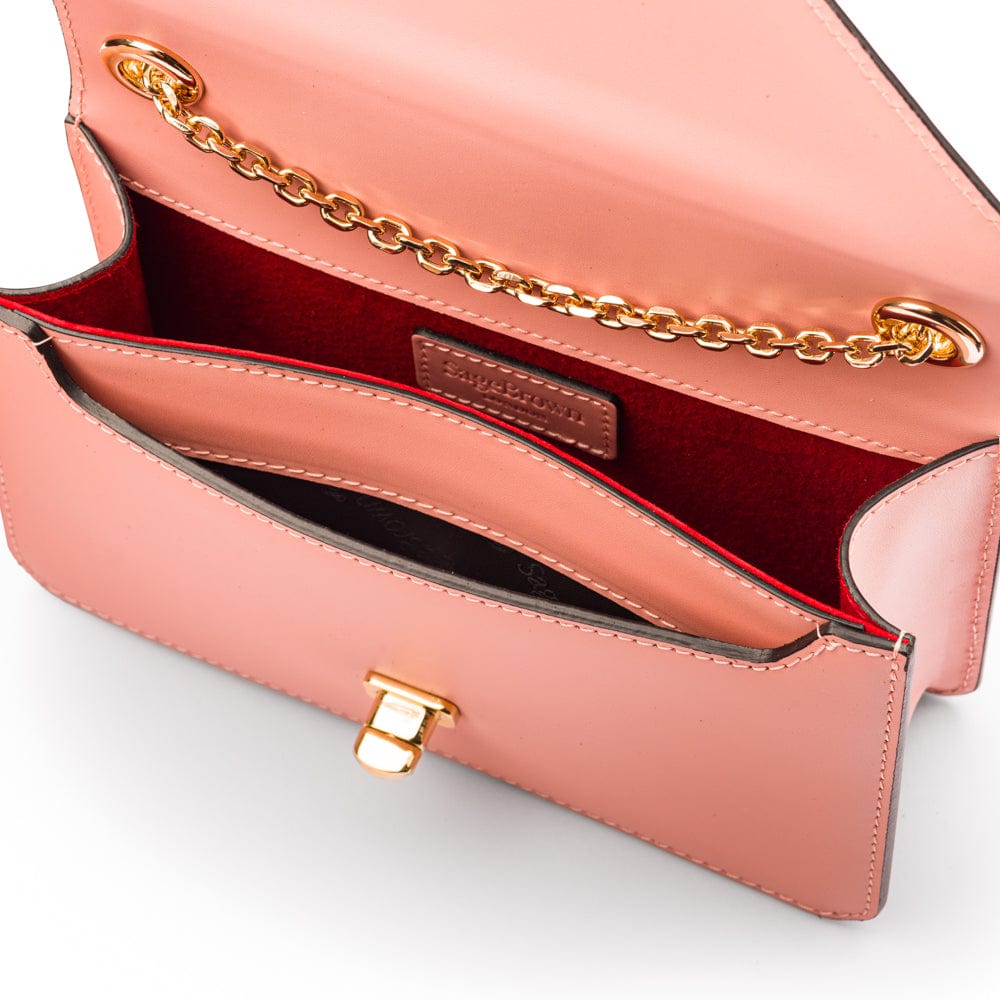 Small leather envelope chain bag, pink, inside view