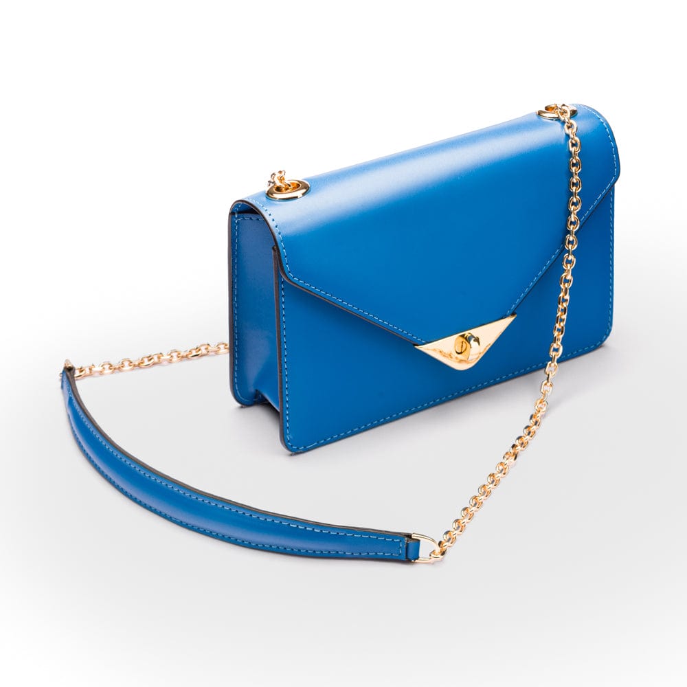 Small leather envelope chain bag, cobalt, side view