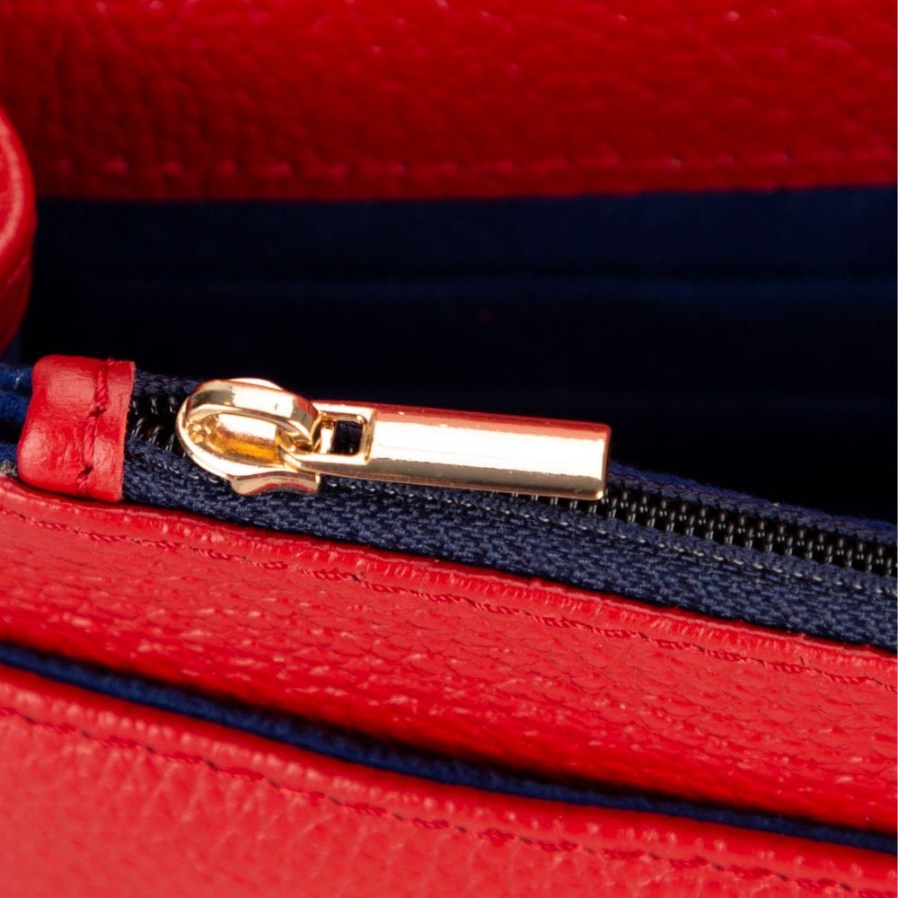 Small leather chain bag, red, close up