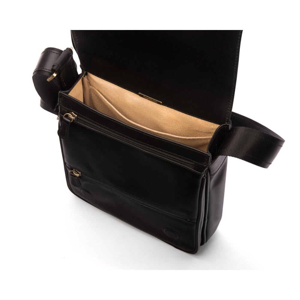 Leather A4 messenger bag, black, inside