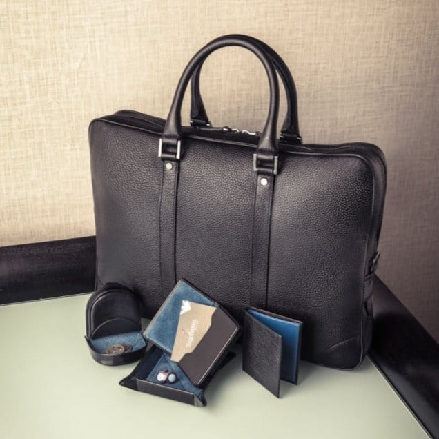 15" leather laptop bag, black pebble grain, lifestyle