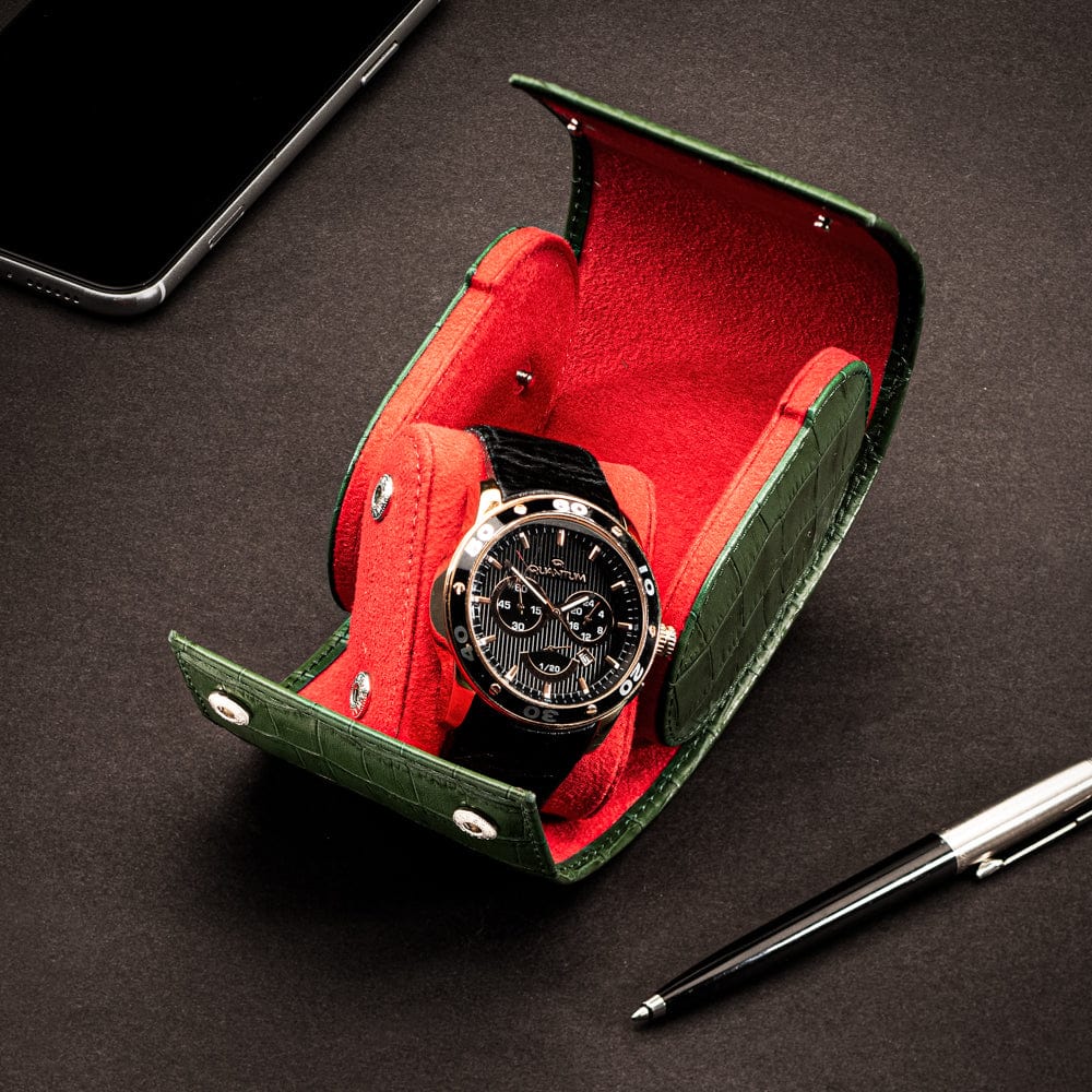 Single watch roll, green croc, lifestyle