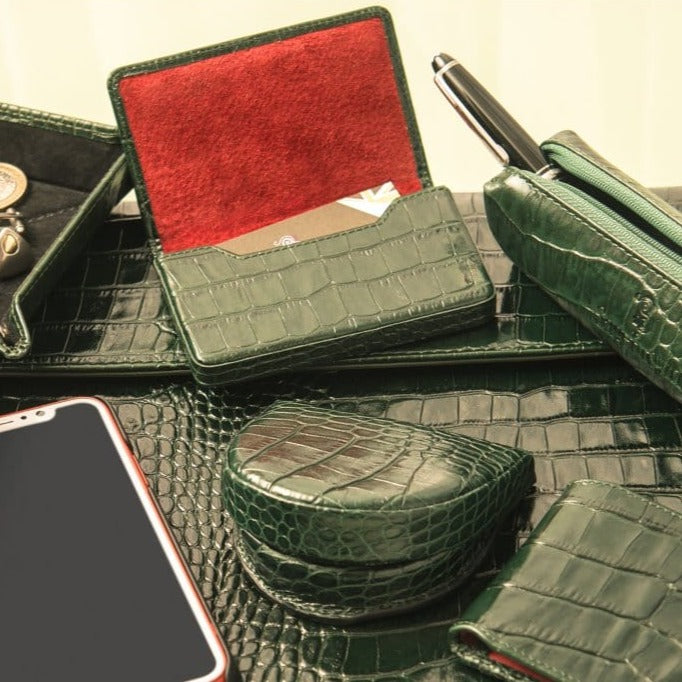Leather horseshoe coin purse, green croc, lifestyle