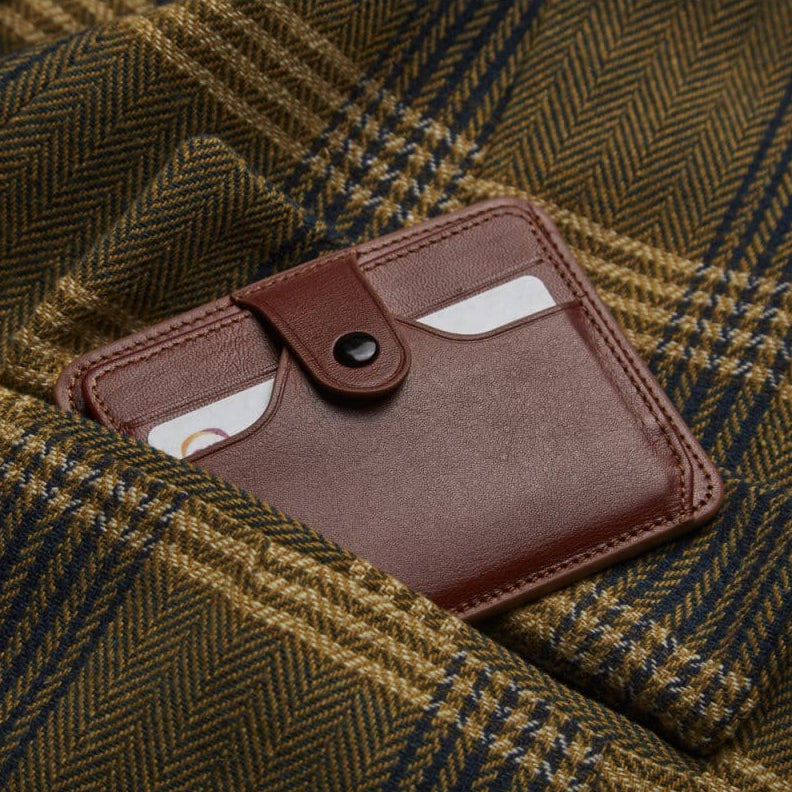 Havana tan, Flat Compact Credit Card Wallet With 2 ID Windows, 6CC, lifestyle